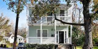 3 BED | 2 BATH | NEWLY RENOVATED UPSTAIRS APARTMENT | MIDTOWN 3 BED | 2 BATH | NEWLY RENOVATED UPSTAIRS APARTMENT | MIDTOWN Gallery 1