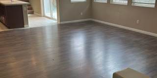 Spacious home in University Park Gallery 7