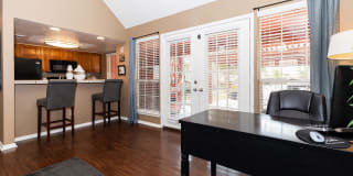 Plano Park Townhomes Gallery 15