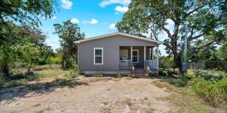Beautifully Updated 3-Bedroom Home in Canyon Lake Gallery 1