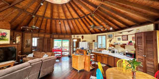 Island-Style Living in Hawaiian Paradise Park Gallery 1