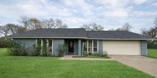 Charming  Spacious 3-Bedroom Home for Rent in Serene Manchaca! Gallery 1