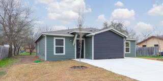 Spacious 3-Bedroom Home with Hardwood Floors & Modern Finishes in Seguin Gallery 3