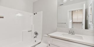 Gorgeous 2 bed/2 baths, located in the highly desired community of Woodbridge. Gallery 15