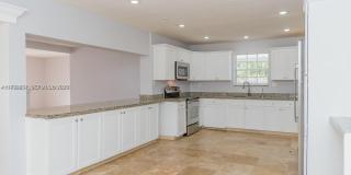 5520 Hayes St Gallery 5