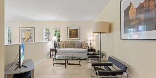 1043 Vintner Boulevard Gallery 43
