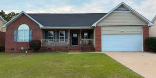 618 Connaly Drive ~ Southview ~ LAWN CARE INCLUDED ~ COMING SOON!! Gallery 1