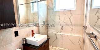 4710 Pine Tree Dr Gallery 25