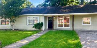 Spacious 3BR Home with 1,900 Sq. Ft. of Living Space Gallery 1