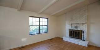 Spacious 4 Bedroom in Mid-Town Fort Collins Gallery 3