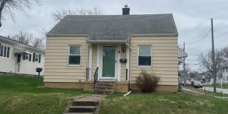 2 bedroom Moline house with garage! Gallery 1