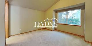 Charming two-story condo with two master suites - Pet Friendly! Gallery 23