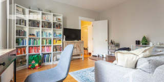 Charming 1 Bedroom-No Broker Fee Gallery 4