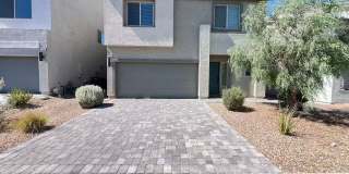 Beautiful 3-story home with 4 bedrooms and 3.5 bathrooms Gallery 1