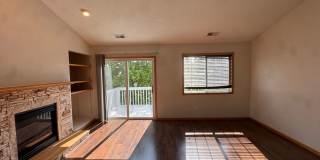 Luxurious 3 Bedroom, 2 Bathroom GORGEOUS townhome! Gallery 3