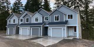 LIKE NEW TOWNHOME FOR RENT IN KALAMA - 193 Cloverdale Rd Unit C Gallery 1