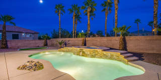 Beautiful 5 bedroom 4.5 bath home with large basement in gated community! Gallery 54