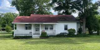 Spacious 3 Bedroom 1 Bath home with large storage building on a beautiful lot Gallery 1