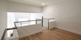 Warner Pointe Gallery 17