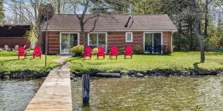 Fully Furnished Lakefront Home on Intermediate Lake – Available October 1, 2026 through May 27, 2027 Gallery 1