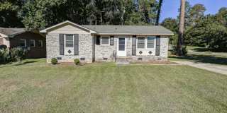 Charming 2-Bedroom Home with Brand-New HVAC in Convenient Location! Gallery 1