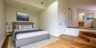 Beautifully Remodeled Modern 5 Bedroom / 3 Bath Home Near Millard North Gallery 25