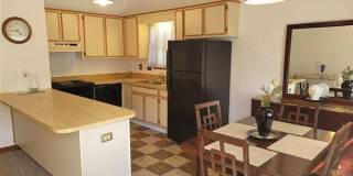 Cute 2 bedroom 1.5 bath townhome Gallery 6