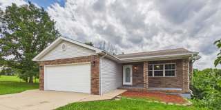 SHORT TERM LEASE ONLY - 4 Bed 2.5 Bath w/ Fenced Yard Gallery 1