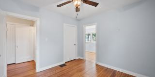 Beautiful 3BR house- perfect roommate set up! 1/2 price security deposit with qualified application Gallery 28