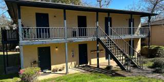 Downstairs unit CLOSE TO TMH! Gallery 1