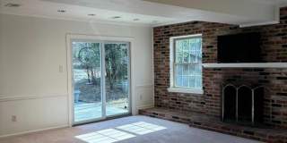 1249 DERBYSHIRE RD Gallery 11