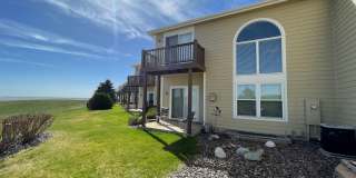 Wonderfully Updated Spacious 2 bed 3 bath Superior Townhome -- Available October 5th! Gallery 1