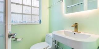 439 15th St Gallery 9