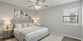 Courtney Square Gallery 8