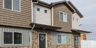 BEAUTIFUL 3 Bed 2.5 Bath Townhome Available! Gallery 1