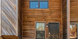 1370 N Oakland Avenue Gallery 1