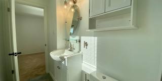 Hidden 4 Bed 2 Bath Gem in South Austin! Gallery 27