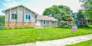 Rent Special !!! 2 Bedroom 2 Bath Duplex with additional flex room, garage, and a Fenced yard!!! Gallery 1