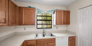 440 Ashwood Place Gallery 12