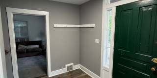 4-Bedroom Near U-M with Bonus Room, Big Backyard & Front Porch Gallery 4