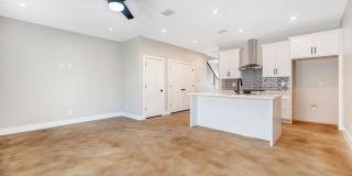 1910 E Houston St - BLDG.4 Gallery 7