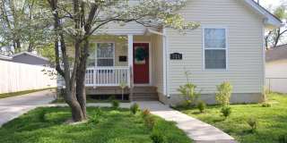 Big Brown - Walk to UK Pre-Leasing Now  Fall Semester 2027 Gallery 1