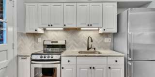 Updated Condo 3 Blocks from Metro Gallery 8