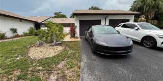 6453 Pinehurst Cir W Gallery 1