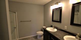 4 Bedroom home with fenced backyard Gallery 10