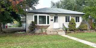 Charming 3 Bedroom 1 Bathroom now available for rent! Gallery 1