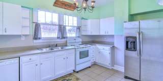 Knoxville 37917 - 3 bedroom, 2 bath Craftsman Home - Contact Ryan Fogarty (865) 333-4840 Gallery 8