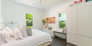 3610 Douglas Road Gallery 12