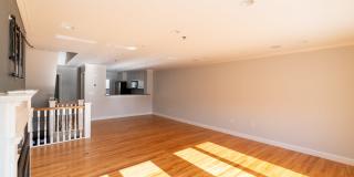 606 Chandlers Wharf Gallery 4