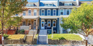 LUXURY 3 BED 3.5 BATH WITH PARKING & ROOF DECK LUXURY 3 BED 3.5 BATH WITH PARKING & ROOF DECK Gallery 1